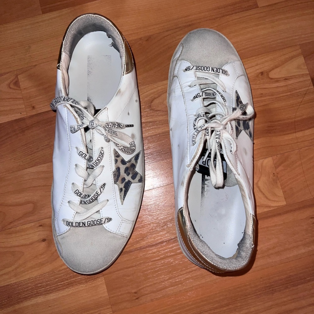 Golden goose superstar sneaker (women) laces are included